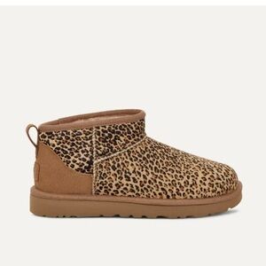 Ugg “Ultra Mini Speckles” Boots Women’s Size 7 EUC!